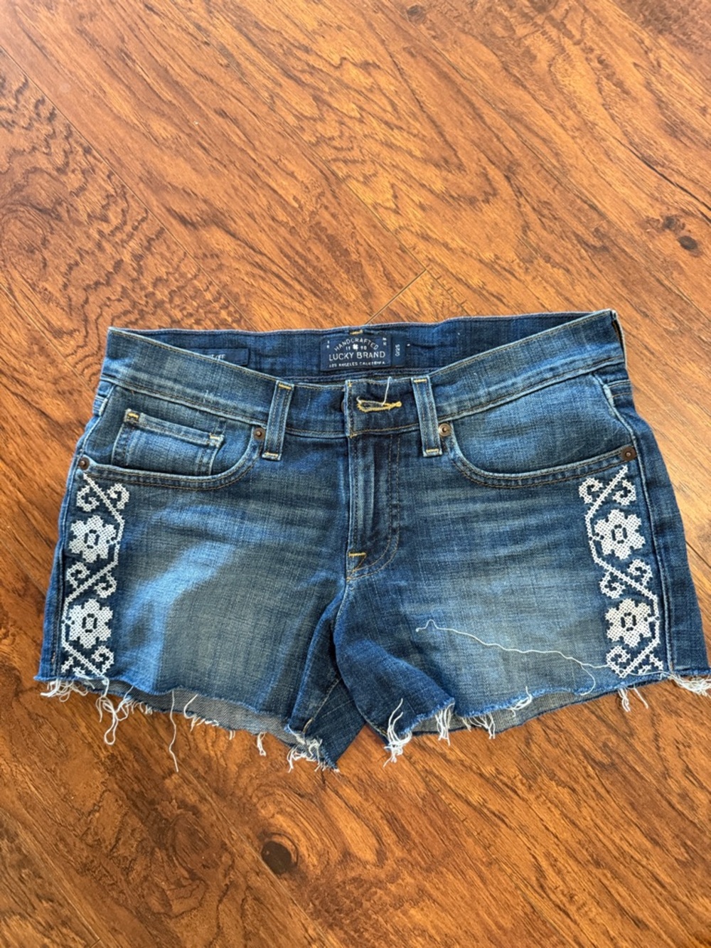 Lucky Brand size 25 Dark Blue Embroidered Denim Cutoff Shorts